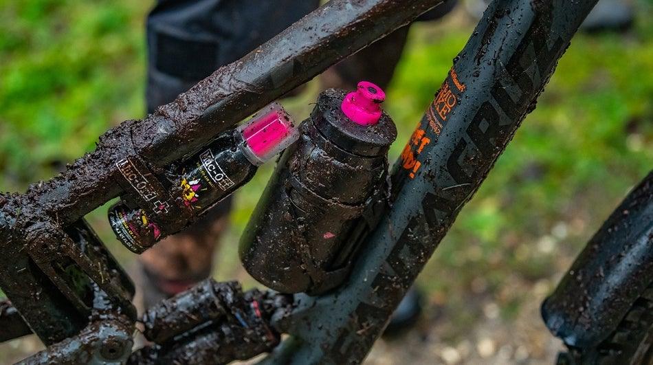 Muc Off Custom Elite Fly Water Bottle - Image 4